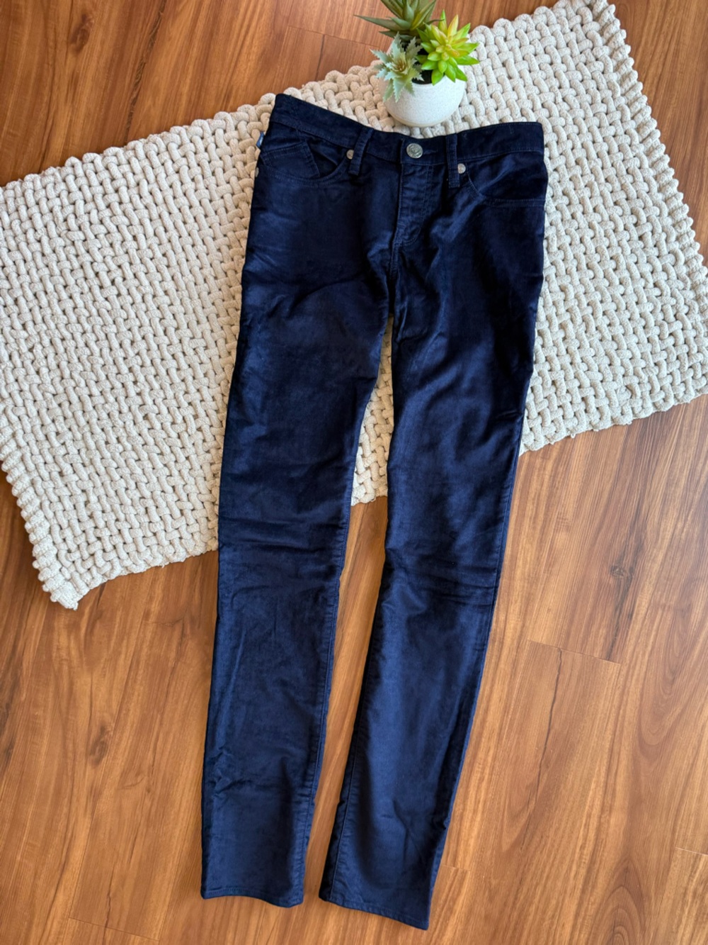 Rock and Republic | Women’s Berlin Corduroy Pants in Navy Blue | 6